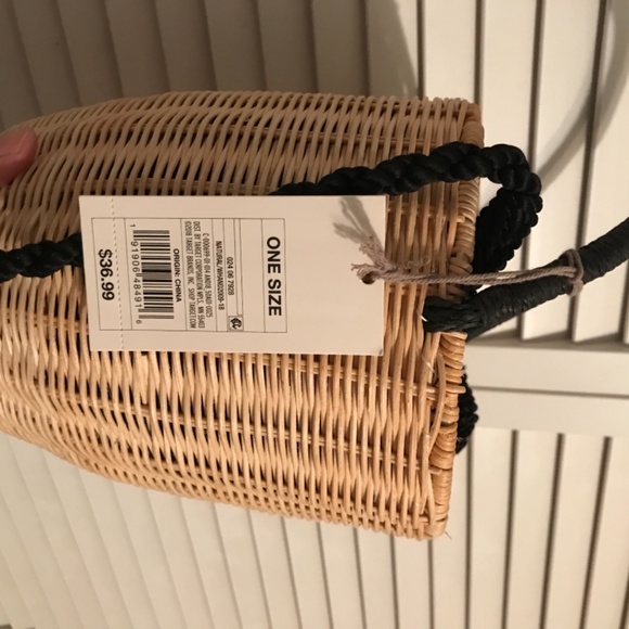 Wicker purse with strap & handle - Picture 2 of 6